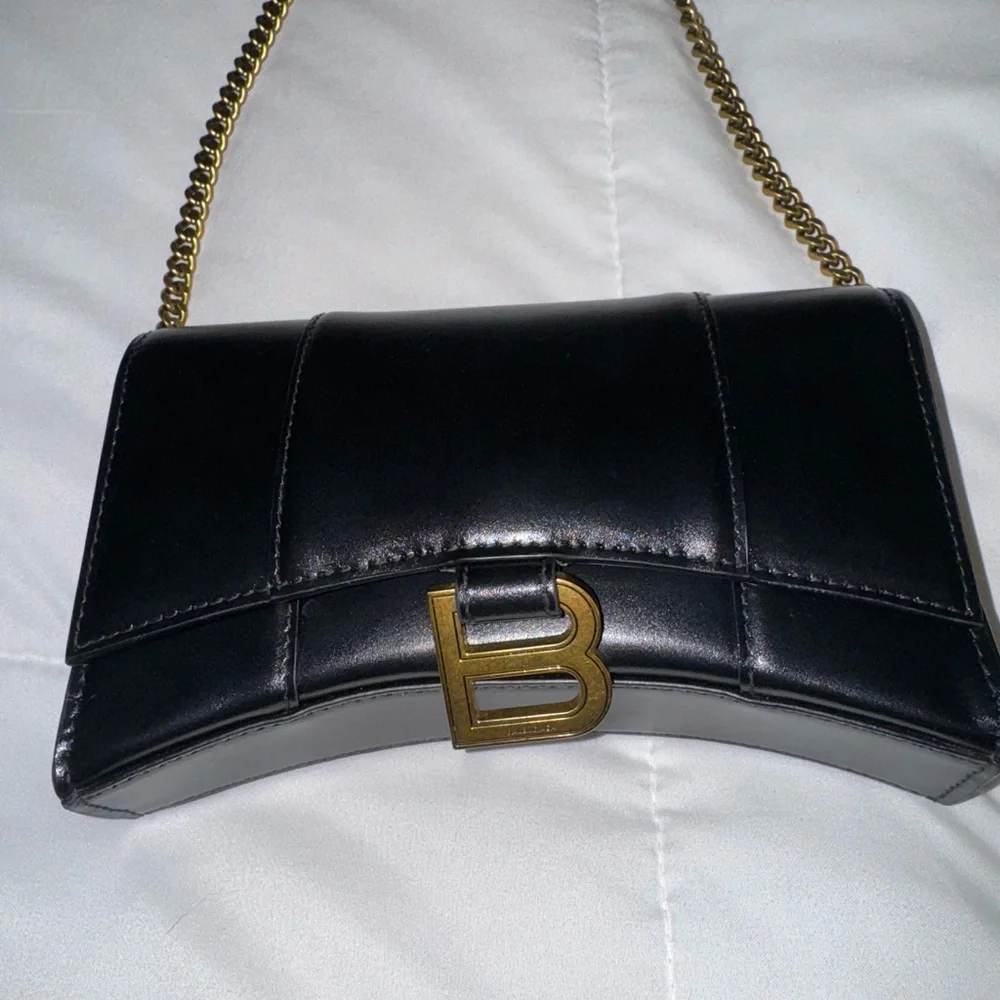 Firm Price Balenciaga Black Clutch with Gold 'B' Accent and Structured Design - Picture 7 of 7